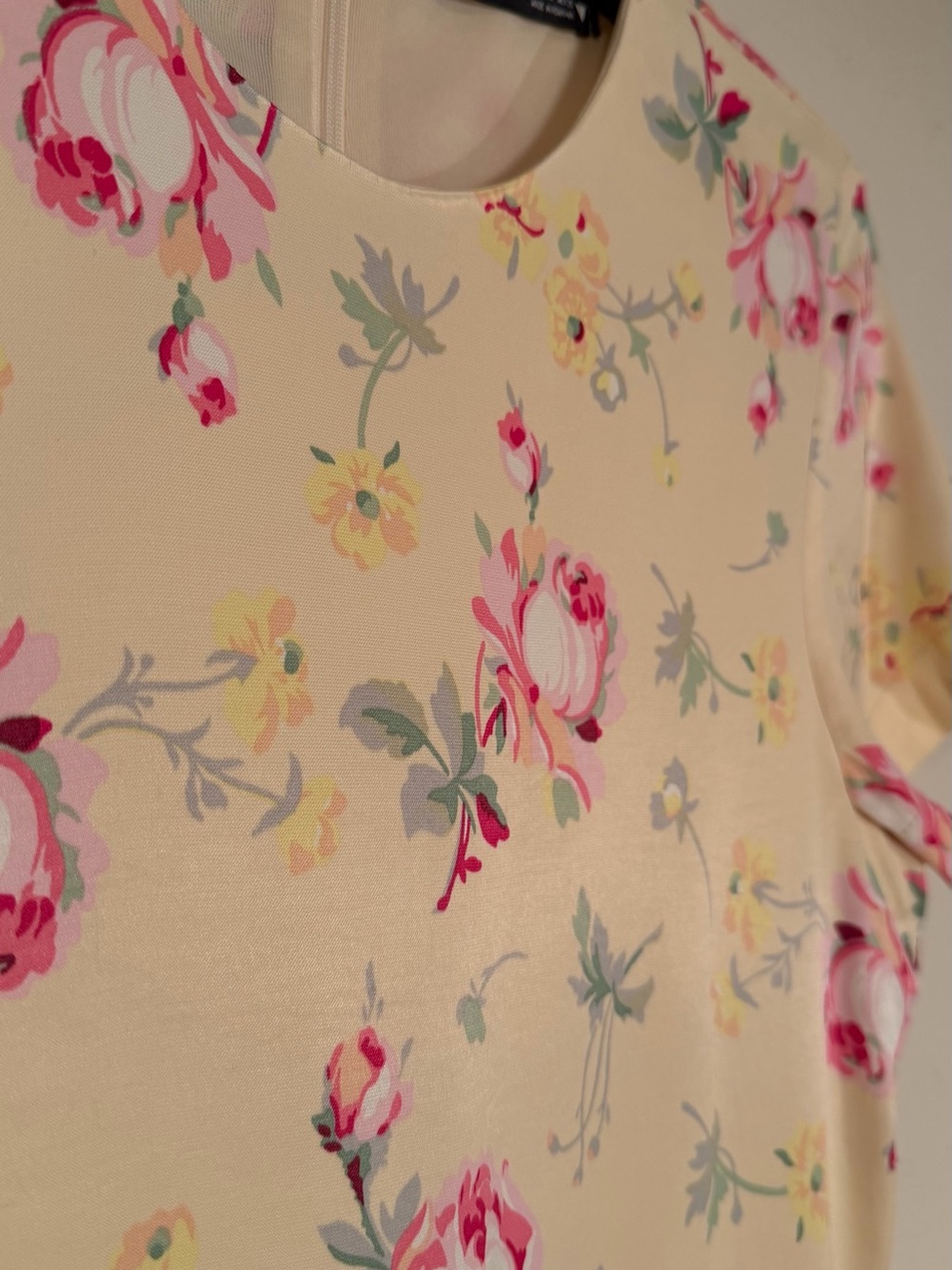 Zara Lt Yellow Short Sleeve Dress wPink Rose Floral Print Cutout Slits - Picture 14 of 16